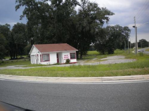 Lynch Hammock . Highway 26 entering Newberry is on the right. Newberry Lane is on the left.