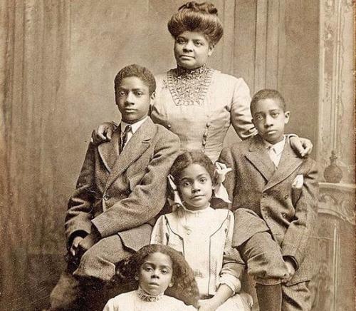 women power ida b wells and children